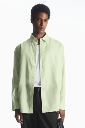 COS Lightweight Twill Shirt Men's Shirts Light Green | WU54-E4RT