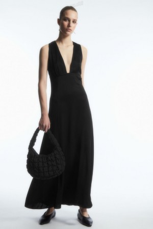 COS Plunge Open-Back Maxi Dress Women's Dresses Black | FE07-E3SP