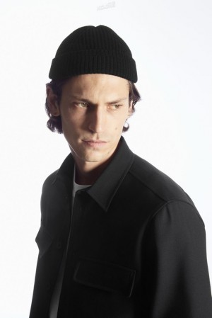 COS Short Merino Wool Beanie Men's Hats Black | QE54-O4MU