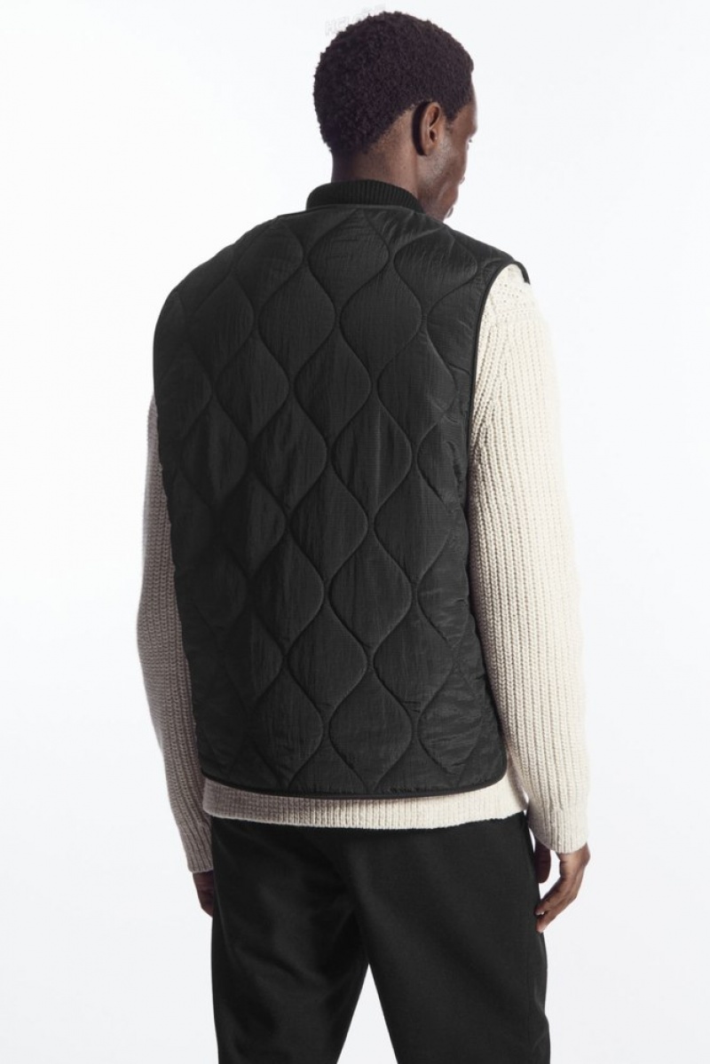 COS Reversible Fleece-Lined Utility Gilet Men's Tops Black | SF56-G2TC