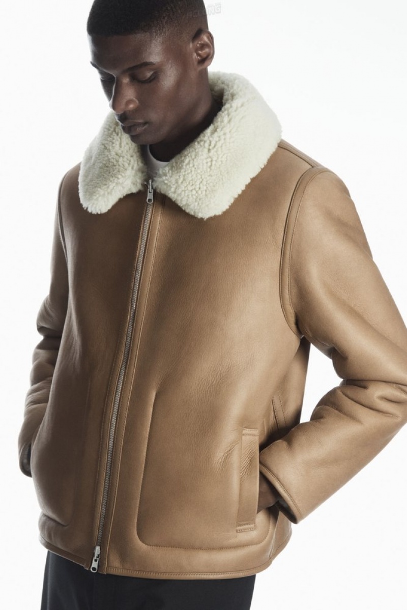 COS Reversible Shearling Jacket Men\'s Coats & Jackets Camel / Ecru | ED81-N7LA